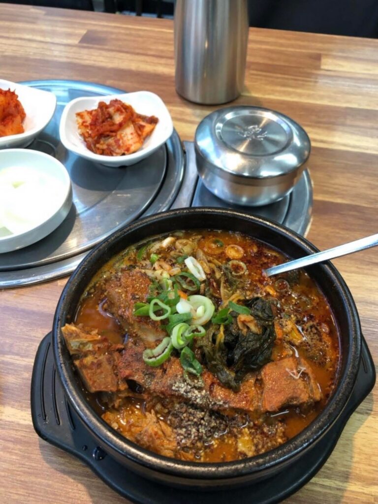 Quán canh ở 강남역